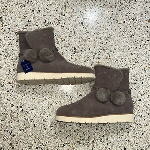 NWT Jack Rogers grey gray ugg style boot fur waterproof 9.5